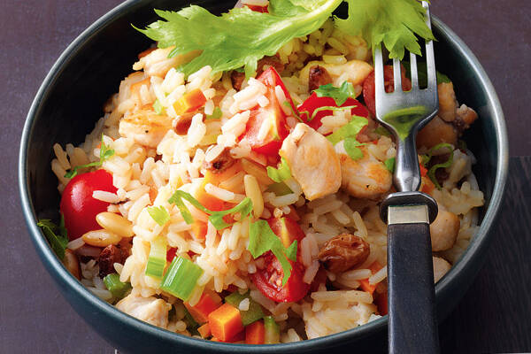 Hähnchen-Pilaw mit Rosinen und Pinienkernen Rezept | Küchengötter Hähnchen-Pilaw mit Rosinen und Pinienkernen Rezept | Küchengötter