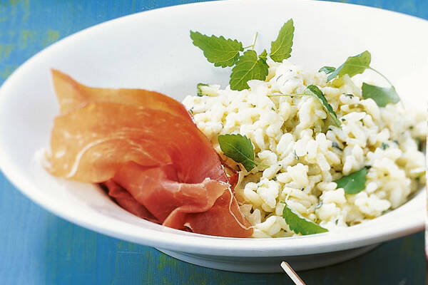 Risotto mit Zitronenmelisse Rezept | Küchengötter Risotto mit Zitronenmelisse Rezept | Küchengötter