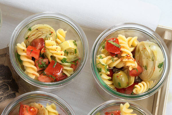 Lauwarmer Nudelsalat mit Artischocken und Oliven Rezept | Küchengötter Lauwarmer Nudelsalat mit Artischocken und Oliven Rezept | Küchengötter