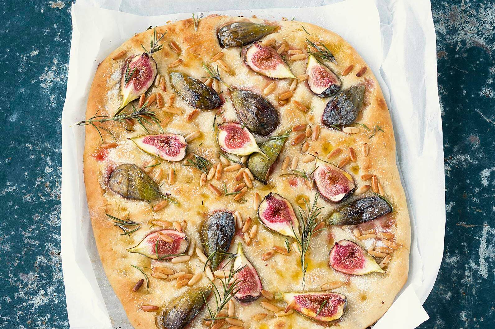 Focaccia mit Feigen und Rosmarin Rezept | Küchengötter