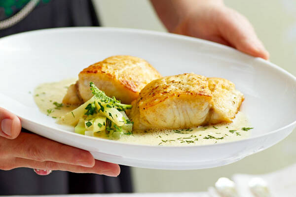 Gebratener Waller mit dreierlei Senf Rezept | Küchengötter Gebratener Waller mit dreierlei Senf Rezept | Küchengötter