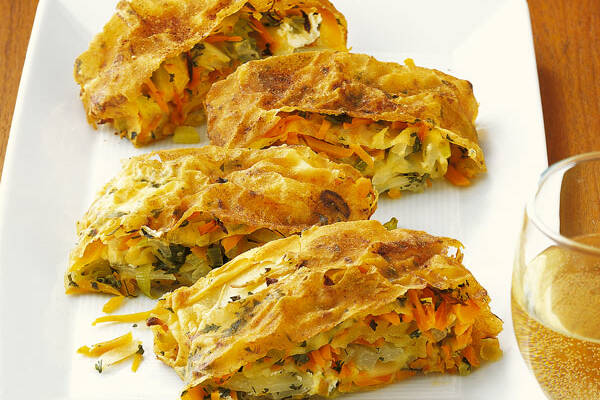 Kohlrabi-Möhren-Strudel Rezept | Küchengötter Kohlrabi-Möhren-Strudel Rezept | Küchengötter