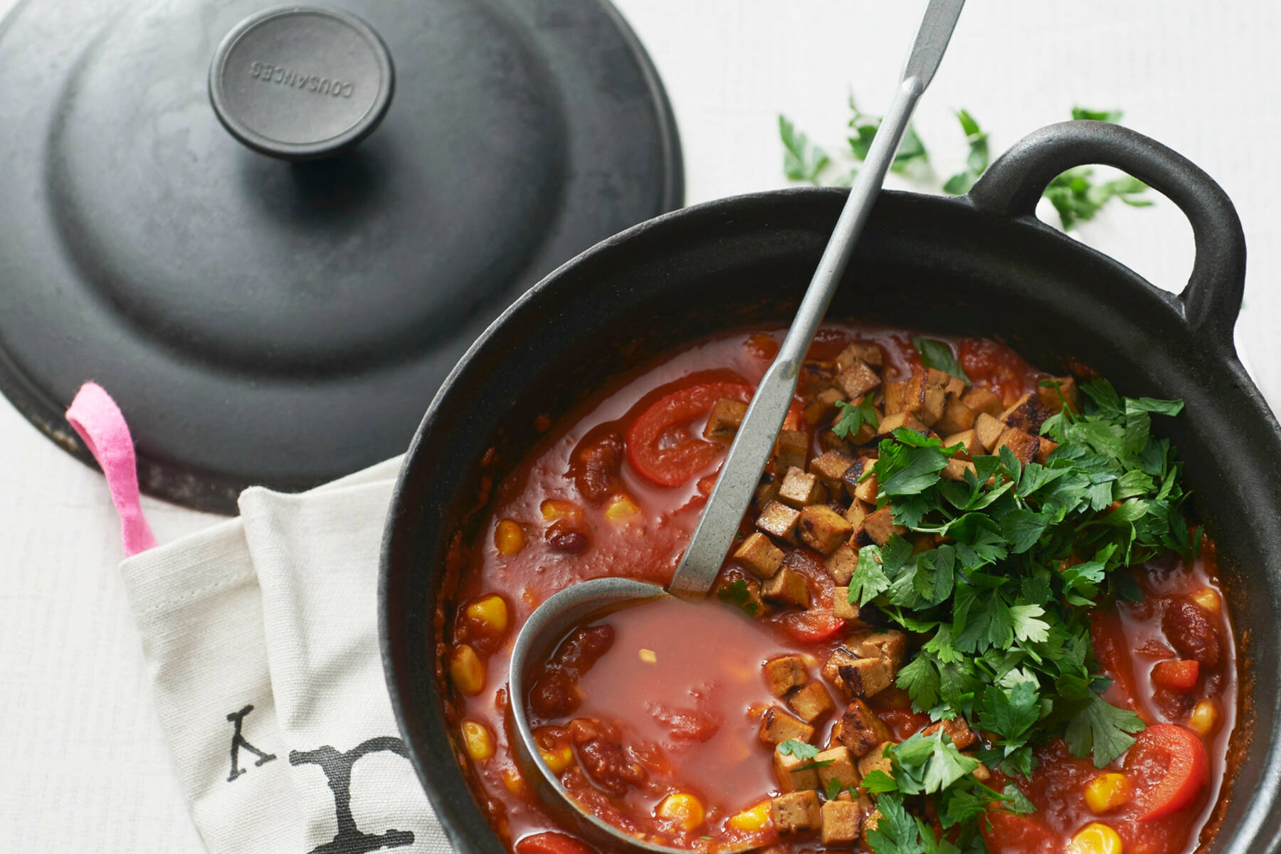 Veganes Chili sin carne mit Tofu Rezept | Küchengötter Veganes Chili sin carne mit Tofu Rezept | Küchengötter
