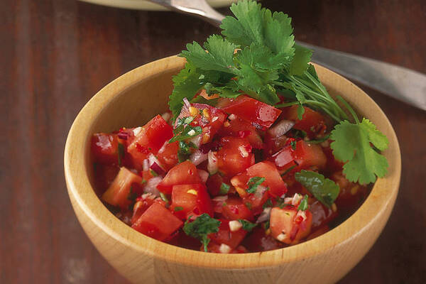 Tomatensalat mit Chili und Koriander Rezept | Küchengötter
