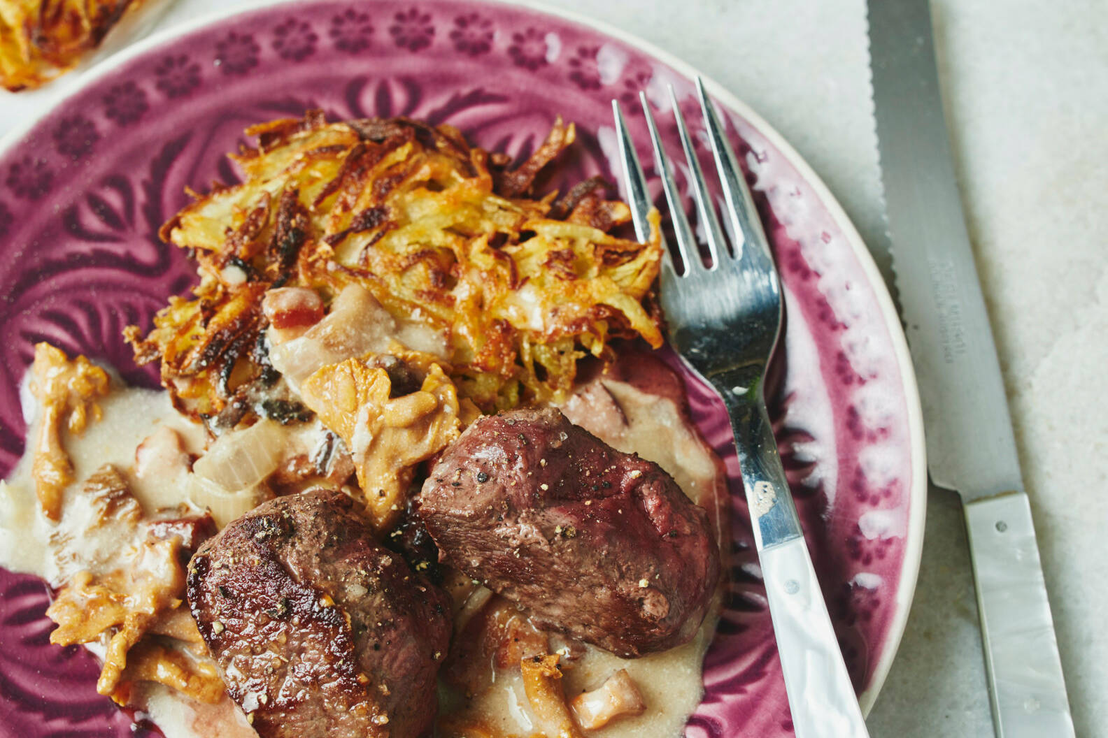 Rehmedaillons mit Pilzen Rezept | Küchengötter