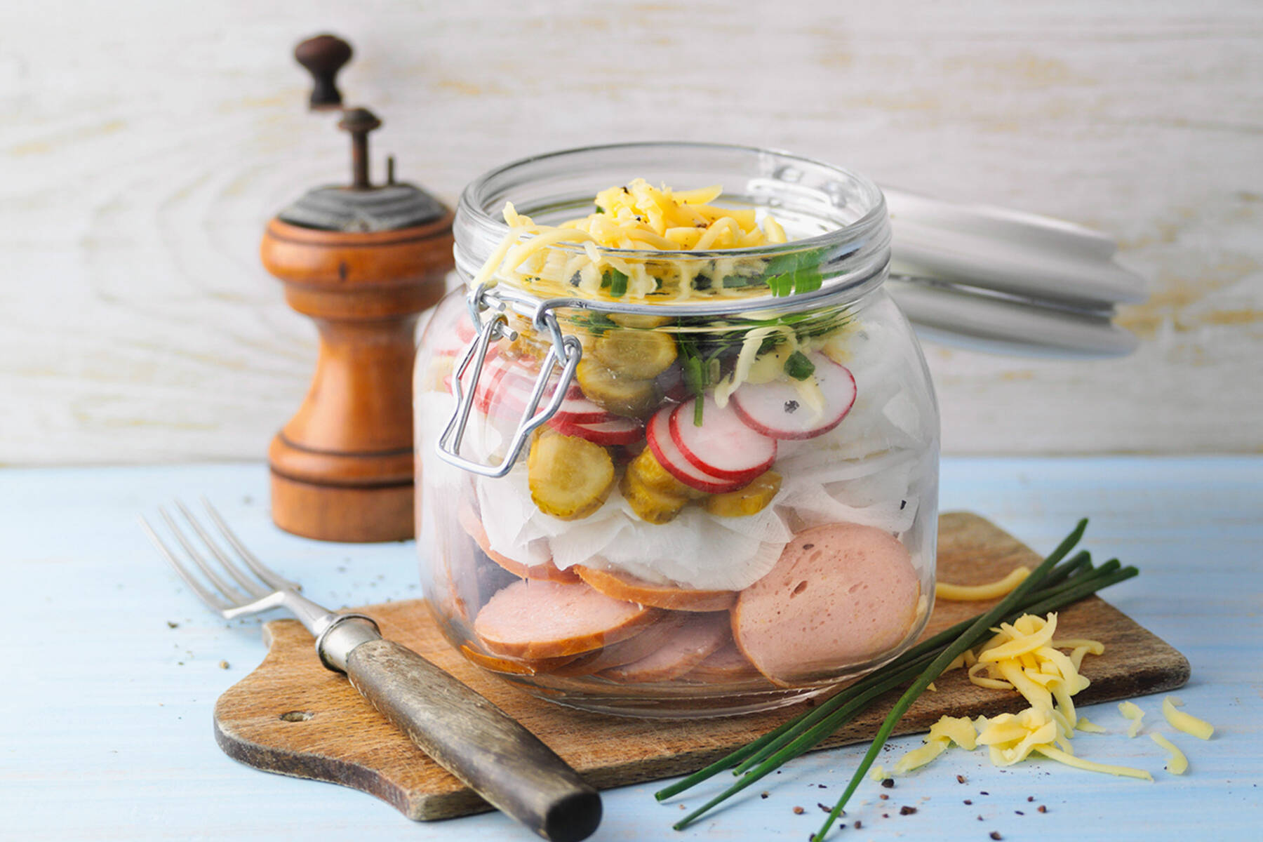 Wurstsalat mit Radieschen im Glas – Meal Prepping | Küchengötter Wurstsalat mit Radieschen im Glas – Meal Prepping | Küchengötter