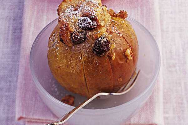Gefüllte Bratäpfel mit Marzipan und Rosinen Rezept | Küchengötter Gefüllte Bratäpfel mit Marzipan und Rosinen Rezept | Küchengötter