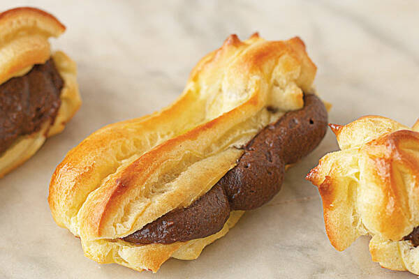 Eclairs mit Schoko-Kaffee-Creme Rezept | Küchengötter Eclairs mit Schoko-Kaffee-Creme Rezept | Küchengötter