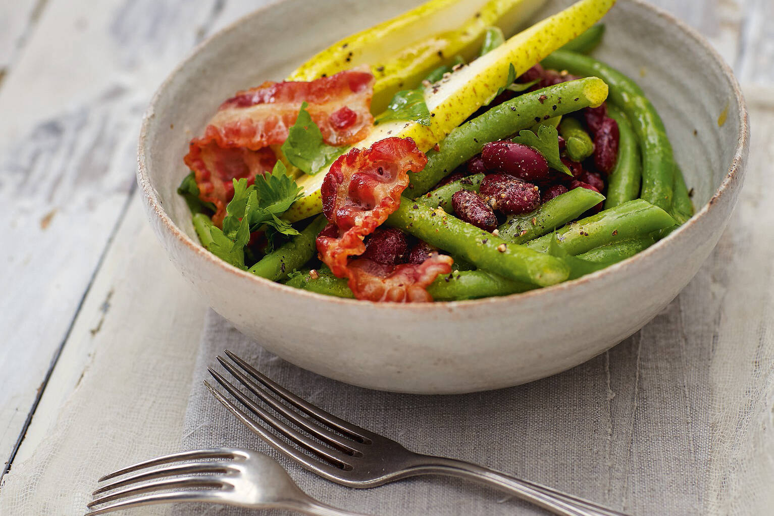 Birnen-Bohnen-Salat mit Senf-Agavensirup-Dressing Rezept | Küchengötter