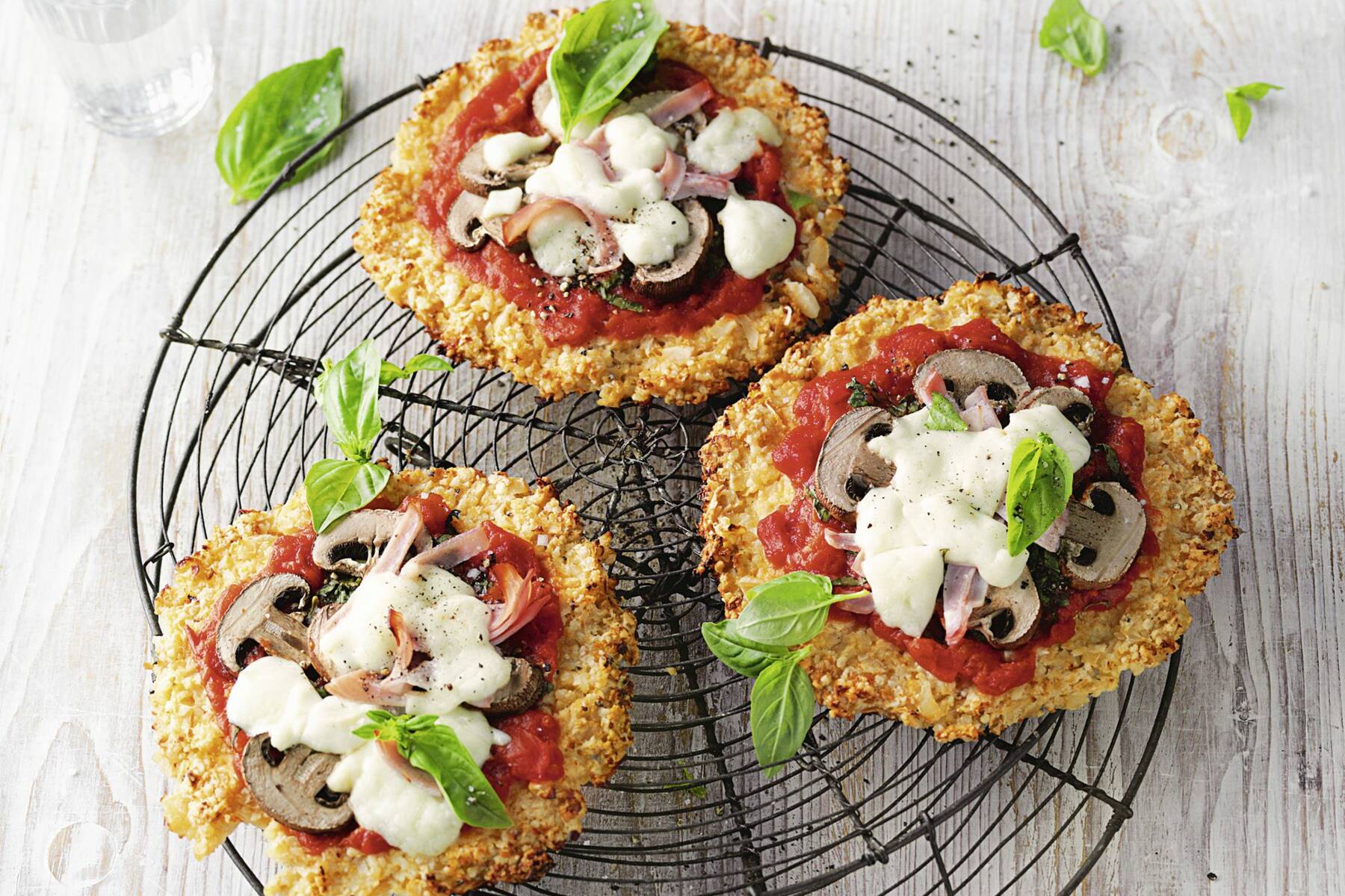 Blumenkohl-Pizza-Rezepte | Low Carb | Küchengötter Blumenkohl-Pizza-Rezepte | Low Carb | Küchengötter