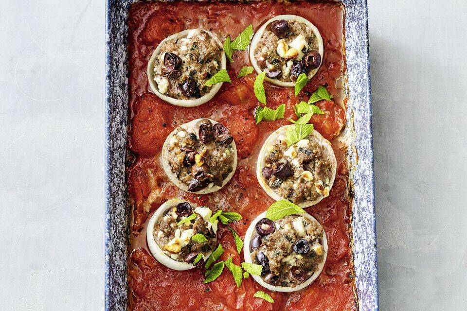 Griechisch gefüllte Zwiebeln Rezept | Küchengötter Griechisch gefüllte Zwiebeln Rezept | Küchengötter