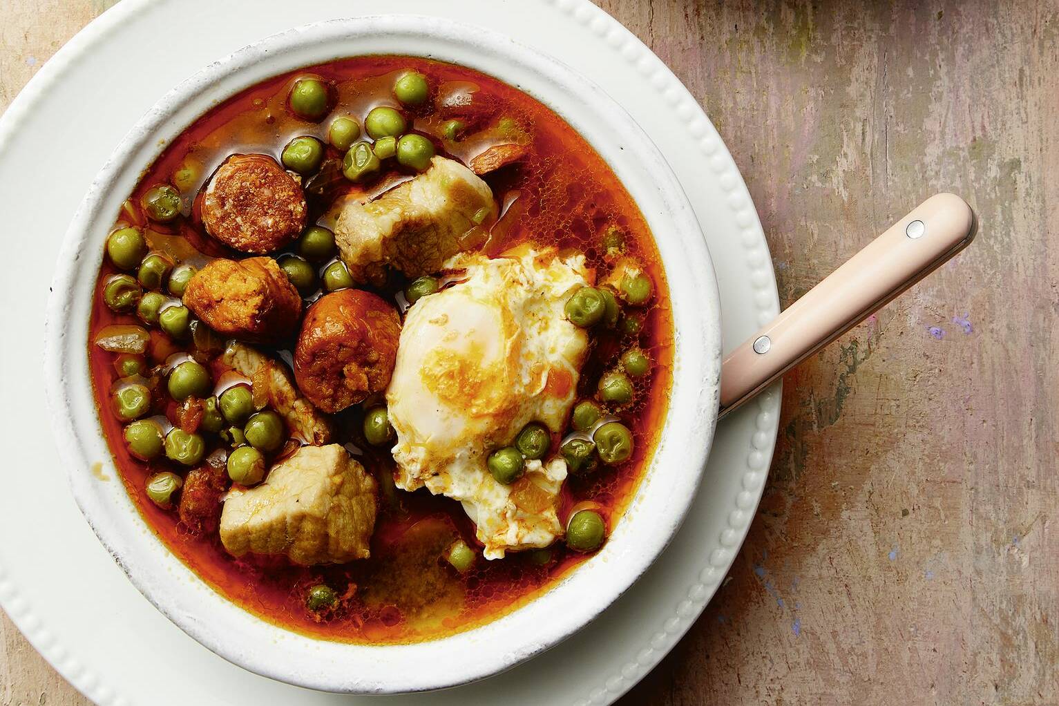 Grüne Erbsen mit pochierten Eiern Rezept | Küchengötter Grüne Erbsen mit pochierten Eiern Rezept | Küchengötter