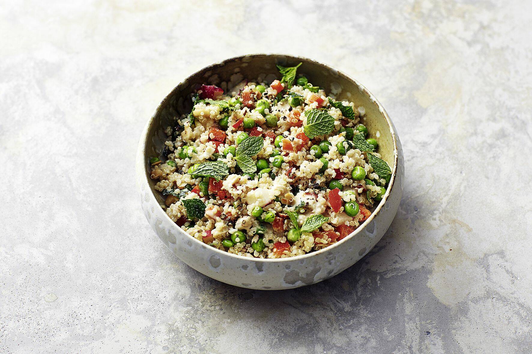 Quinoasalat mit Erbsen und Minze Rezept | Küchengötter Quinoasalat mit Erbsen und Minze Rezept | Küchengötter