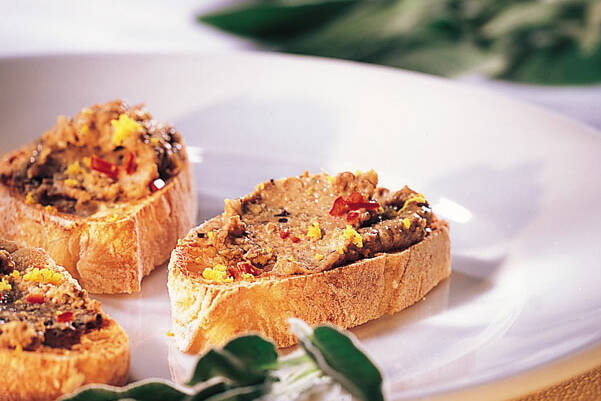 Crostini mit Lebercreme Rezept | Küchengötter Crostini mit Lebercreme Rezept | Küchengötter