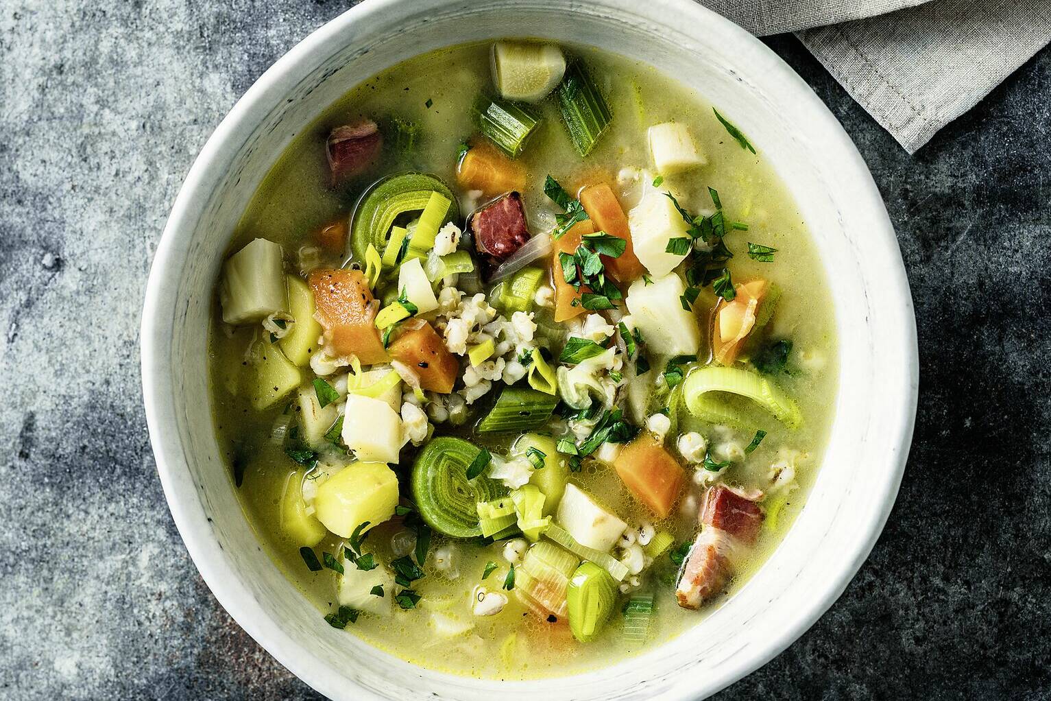 Graupeneintopf mit Wurzelgemüse Rezept | Küchengötter Graupeneintopf mit Wurzelgemüse Rezept | Küchengötter