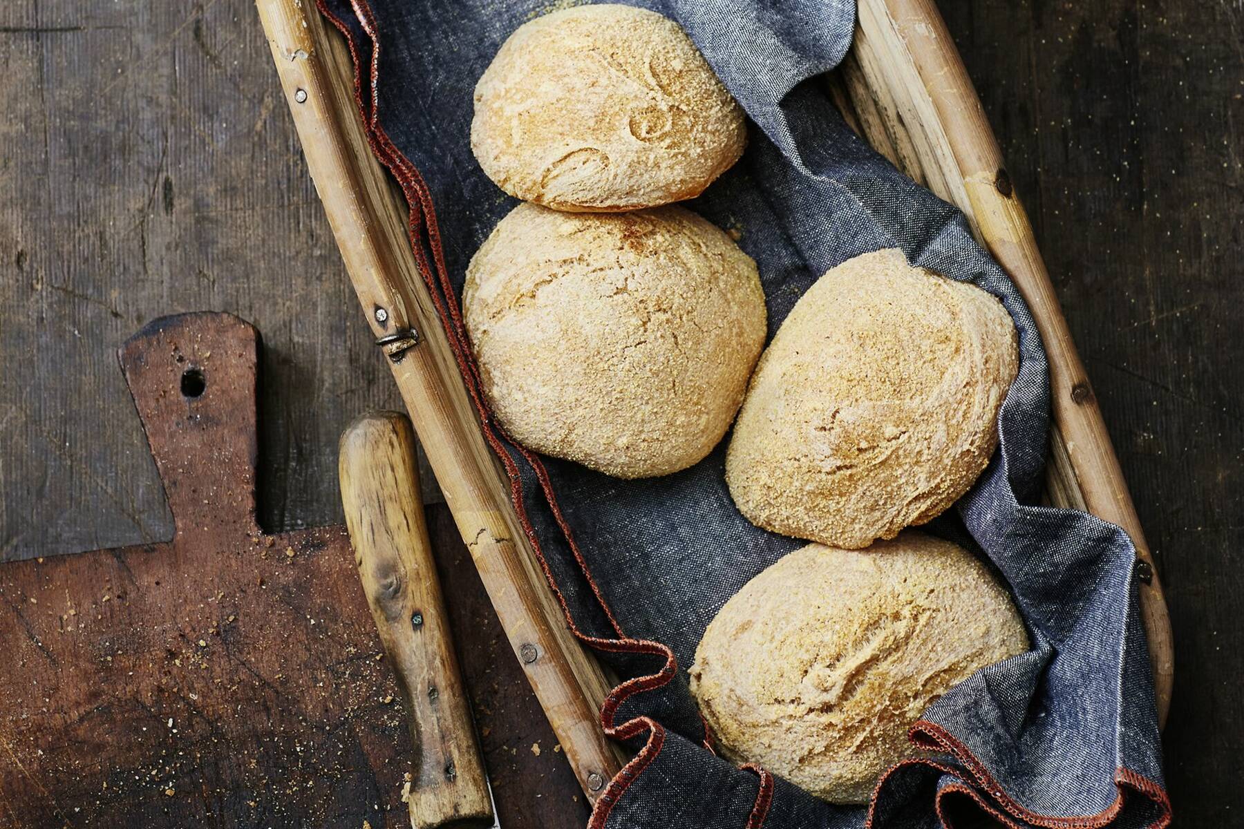 Schnelle Brötchen mit Polenta-Kruste Rezept | Küchengötter