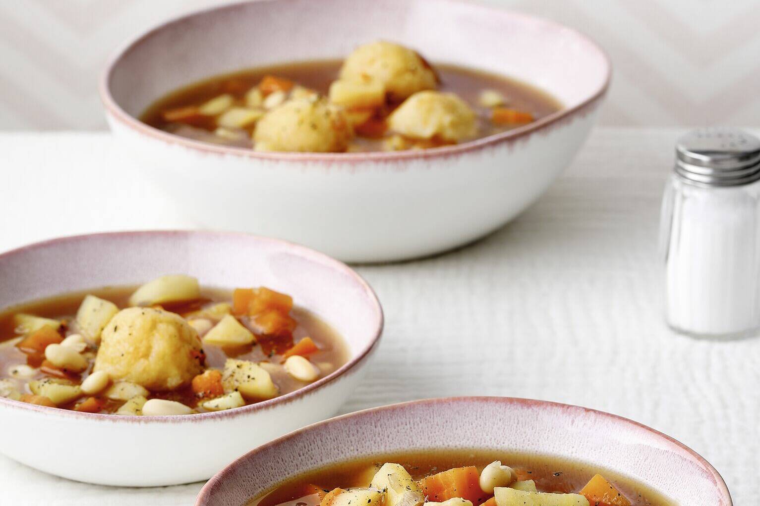 Wurzelgemüseeintopf mit Käseklößchen Rezept | Küchengötter Wurzelgemüseeintopf mit Käseklößchen Rezept | Küchengötter