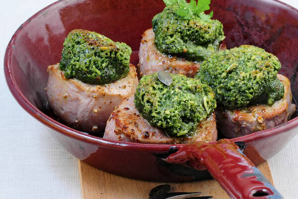 Schweinemedaillons mit grüner Kruste Rezept | Küchengötter