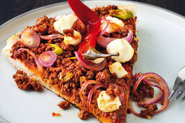 Fladenbrot-Pizza mit Hackfleisch Rezept | Küchengötter Fladenbrot-Pizza mit Hackfleisch Rezept | Küchengötter