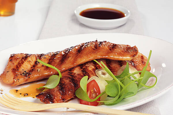 Fischfilets mit Honig-Soja-Marinade Rezept | Küchengötter Fischfilets mit Honig-Soja-Marinade Rezept | Küchengötter