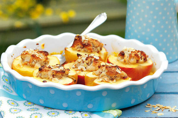 Bratäpfel mit Marzipanfüllung Rezept | Küchengötter Bratäpfel mit Marzipanfüllung Rezept | Küchengötter