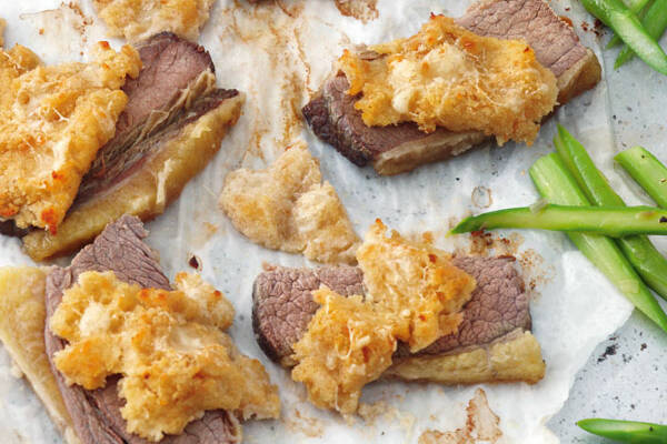 Rinderbrust mit Käsekruste Rezept | Küchengötter Rinderbrust mit Käsekruste Rezept | Küchengötter