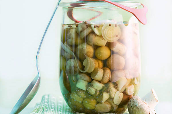 Eingelegte Champignons mit Oliven Rezept | Küchengötter Eingelegte Champignons mit Oliven Rezept | Küchengötter