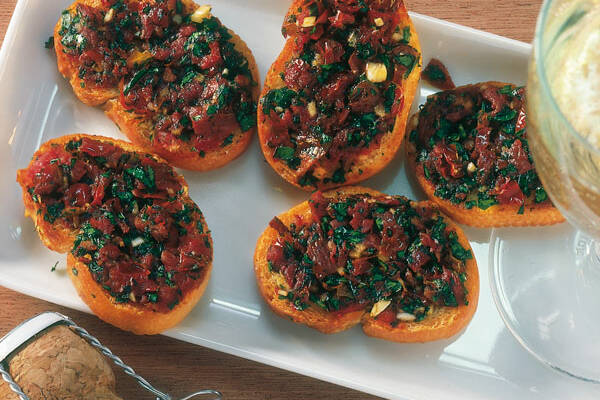 Schnelle Crostini mit getrockneten Tomaten Rezept | Küchengötter