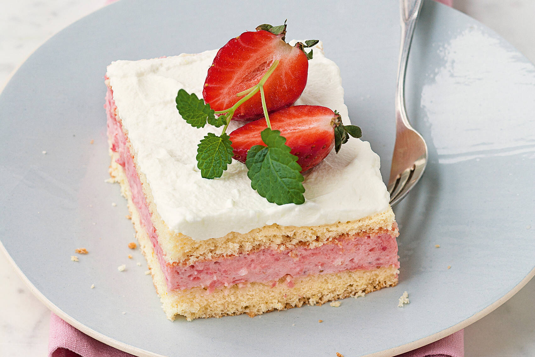 20+ schön Bilder Erdbeer Biskuit Kuchen : Erdbeerkuchen Mit Pudding Und ...