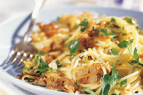 Zwiebel-Nuss-Butter Rezept | Küchengötter Zwiebel-Nuss-Butter Rezept | Küchengötter