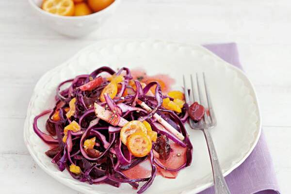 Salat mit Aprikosen-Cranberry-Dressing Rezept | Küchengötter