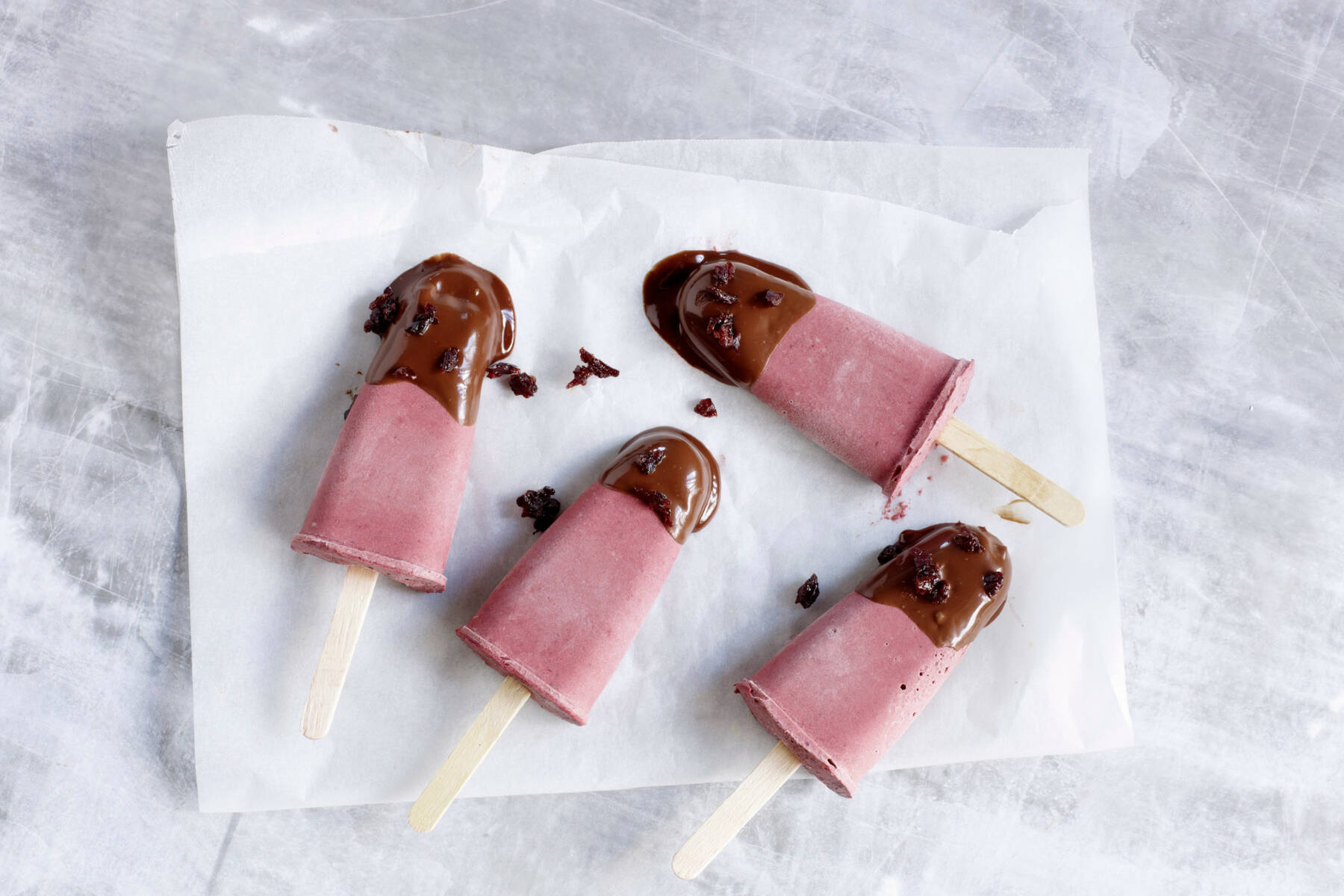 Kirscheis mit Schokolade Rezept | Küchengötter Kirscheis mit Schokolade Rezept | Küchengötter