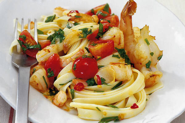 Knoblauchgarnelen mit Tomaten Rezept | Küchengötter Knoblauchgarnelen mit Tomaten Rezept | Küchengötter