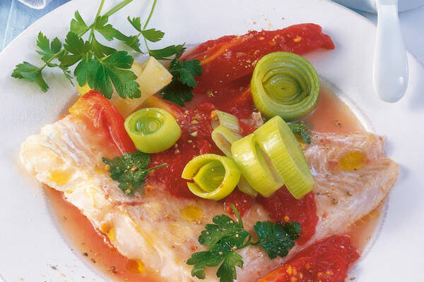 Kabeljau mit Lauch und Tomaten Rezept | Küchengötter Kabeljau mit Lauch und Tomaten Rezept | Küchengötter