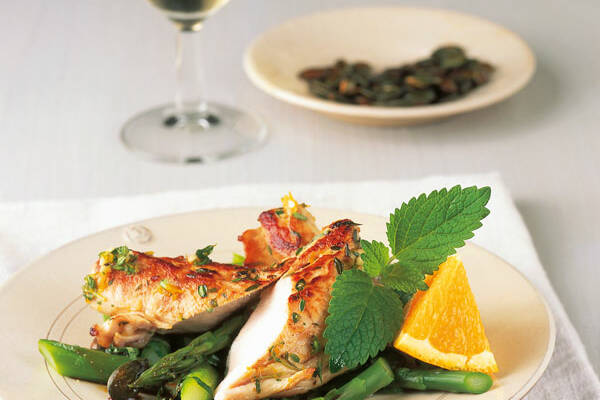 Kaninchenfilet und Spargel mit Kernöl Rezept | Küchengötter Kaninchenfilet und Spargel mit Kernöl Rezept | Küchengötter