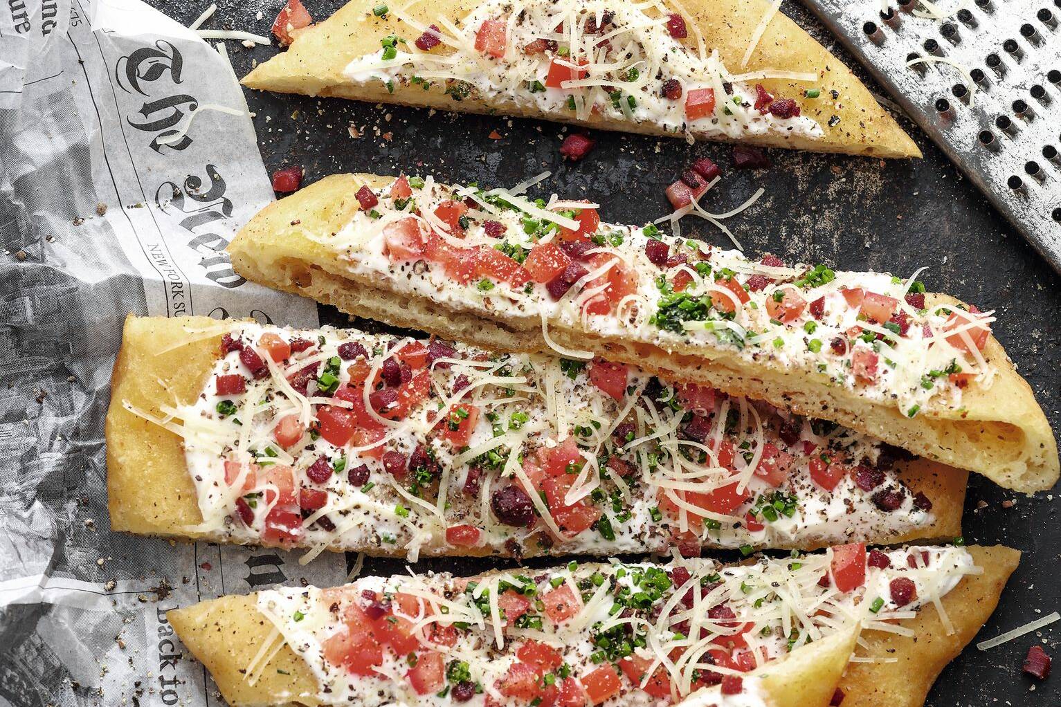 Langos à la Flammkuchen Rezept | Küchengötter Langos à la Flammkuchen Rezept | Küchengötter