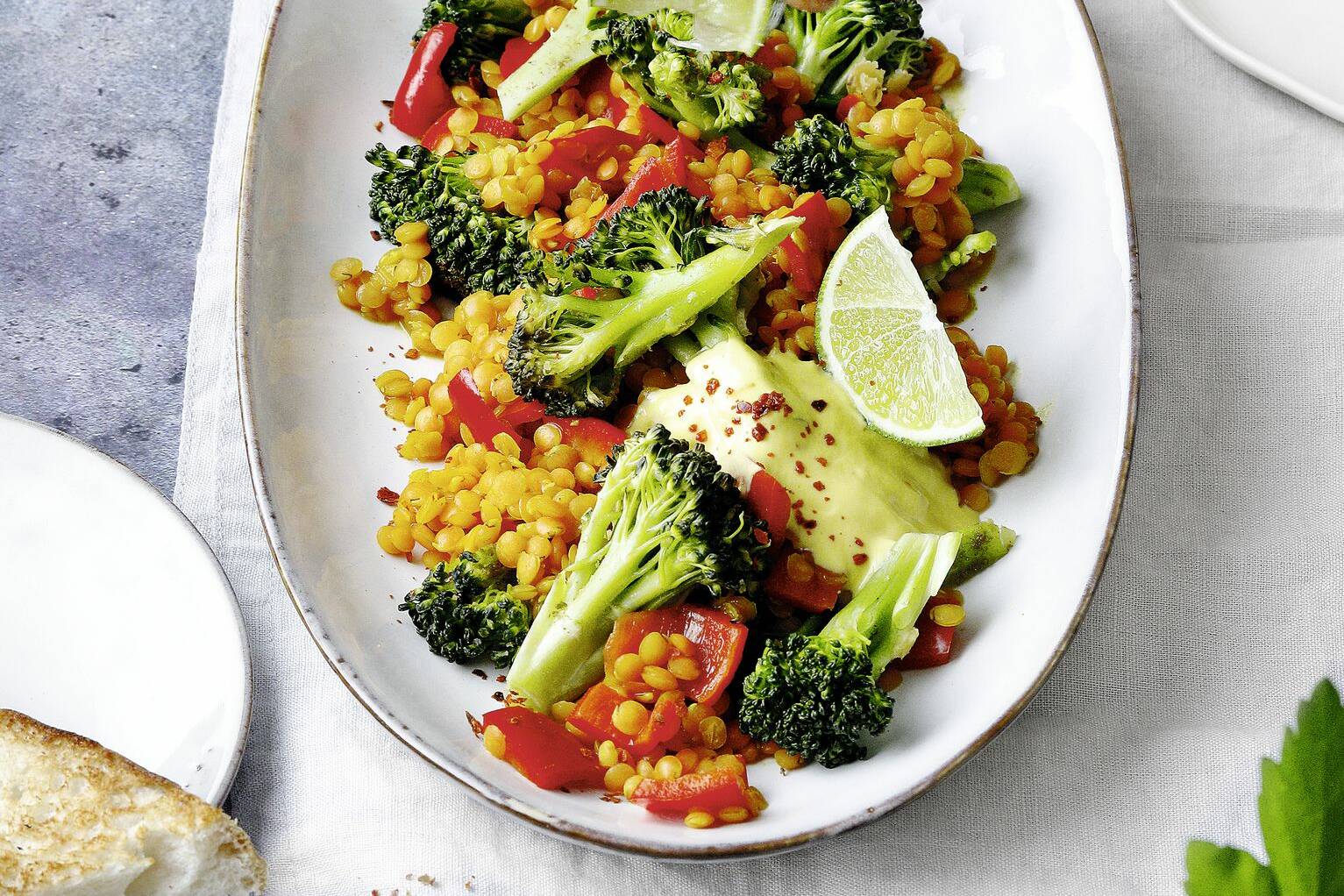 Rote Linsen mit Gemüserest und Safrancreme Rezept | Küchengötter Rote Linsen mit Gemüserest und Safrancreme Rezept | Küchengötter