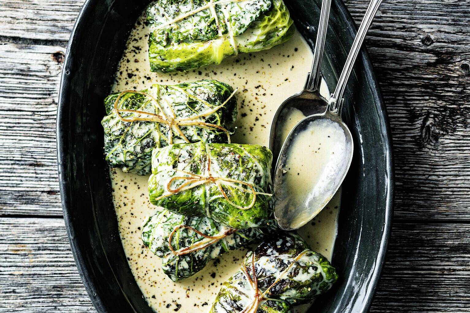 Wirsingrouladen mit Hirsefüllung Rezept | Küchengötter Wirsingrouladen mit Hirsefüllung Rezept | Küchengötter