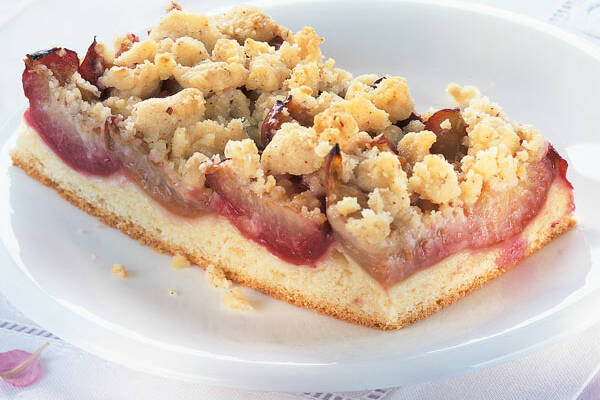 Zwetschgenkuchen mit Walnuss-Streuseln