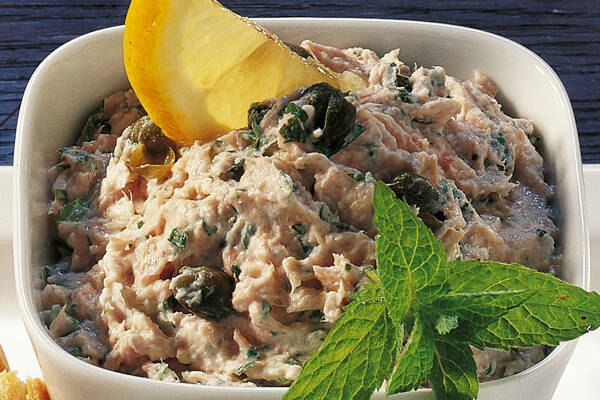 Thunfisch-Kräuter-Aufstrich Rezept | Küchengötter Thunfisch-Kräuter-Aufstrich Rezept | Küchengötter