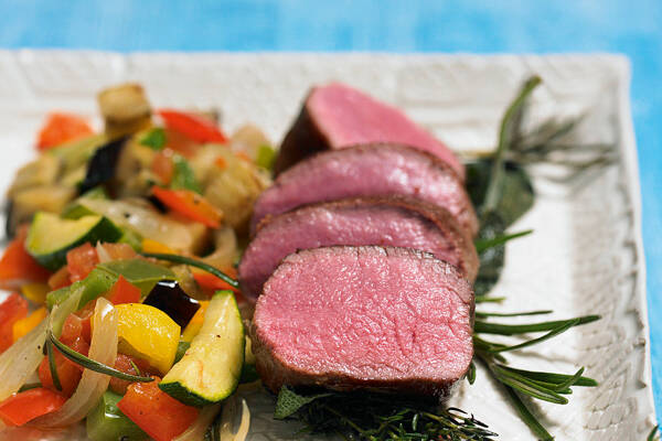 Lammrückenfilet auf Ratatouille Rezept | Küchengötter Lammrückenfilet auf Ratatouille Rezept | Küchengötter