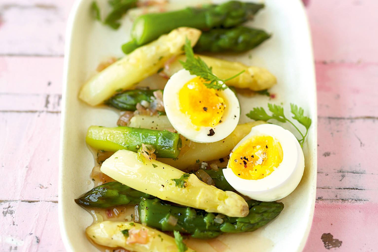Spargelsalat mit Eiern Rezept | Küchengötter