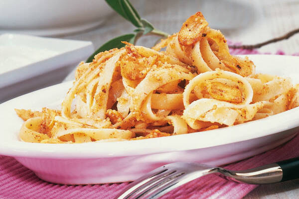 Rahmnudeln mit Walnüssen Rezept | Küchengötter Rahmnudeln mit Walnüssen Rezept | Küchengötter