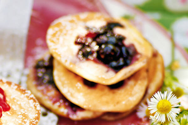 Heidelbeer-Buttermilch-Pfannkuchen Rezept | Küchengötter Heidelbeer-Buttermilch-Pfannkuchen Rezept | Küchengötter