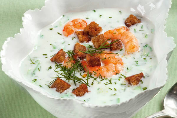 Gurkenkaltschale mit Garnelen Rezept | Küchengötter Gurkenkaltschale mit Garnelen Rezept | Küchengötter