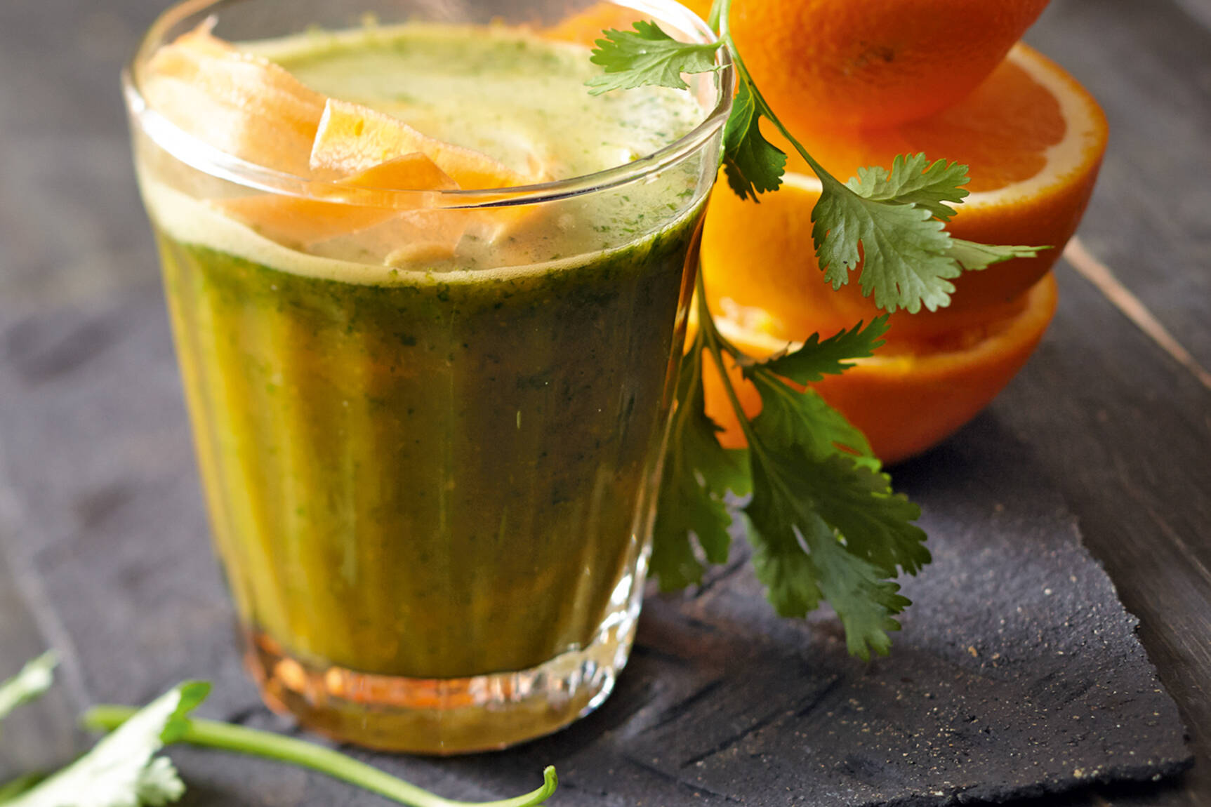 Smoothie mit Orange, Möhre und Koriandergrün Rezept | Küchengötter