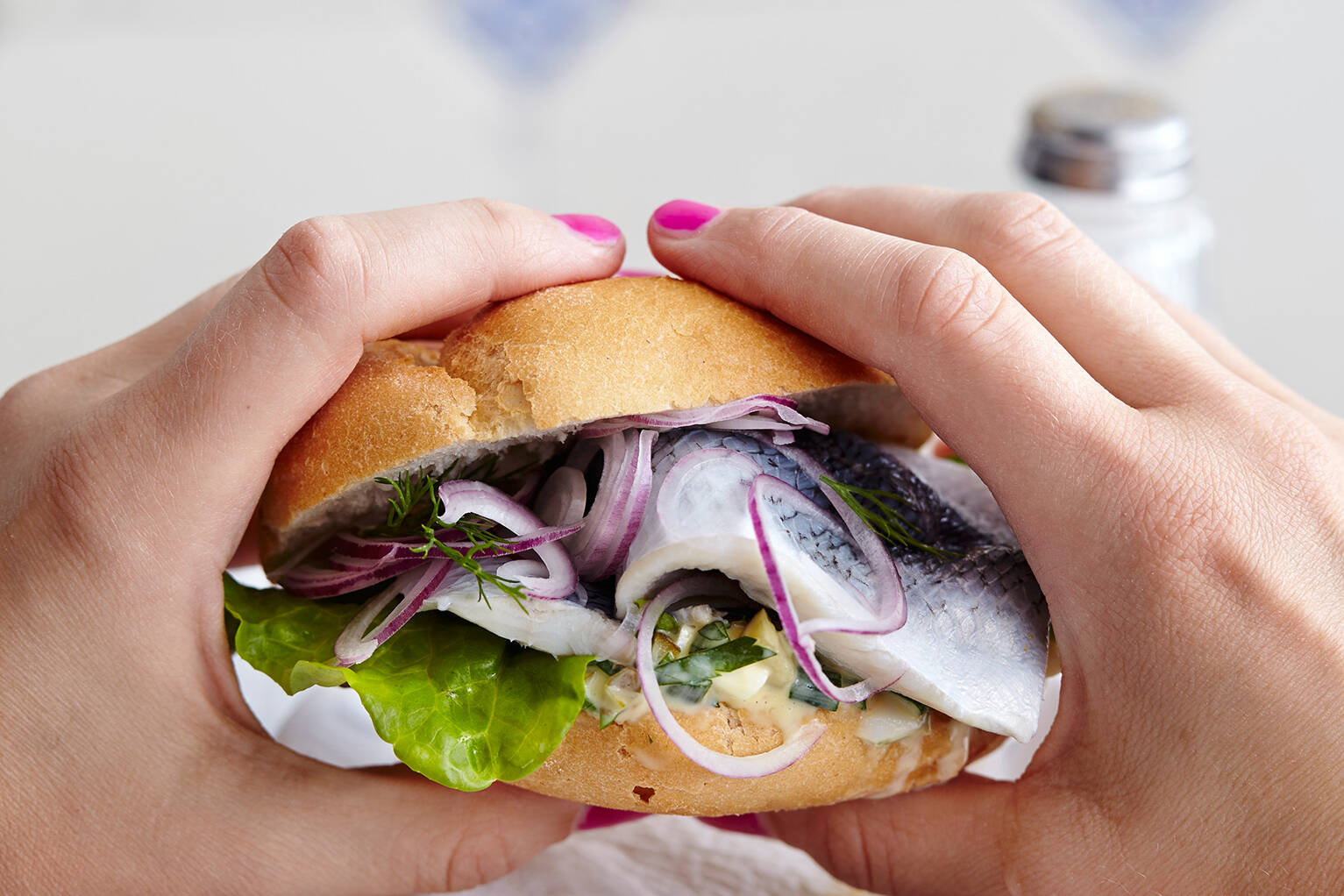 73102-hamburger-fischbroetchen /upload/thumbnail1/2025/2/24/197357/thumb2