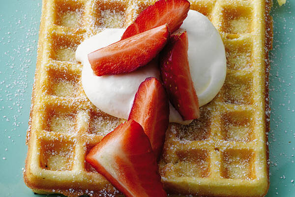 Belgische Waffeln mit süßen Erdbeeren Rezept | Küchengötter Belgische Waffeln mit süßen Erdbeeren Rezept | Küchengötter