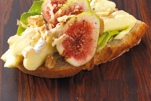 Camembert-Feigen-Brot Rezept | Küchengötter Camembert-Feigen-Brot Rezept | Küchengötter