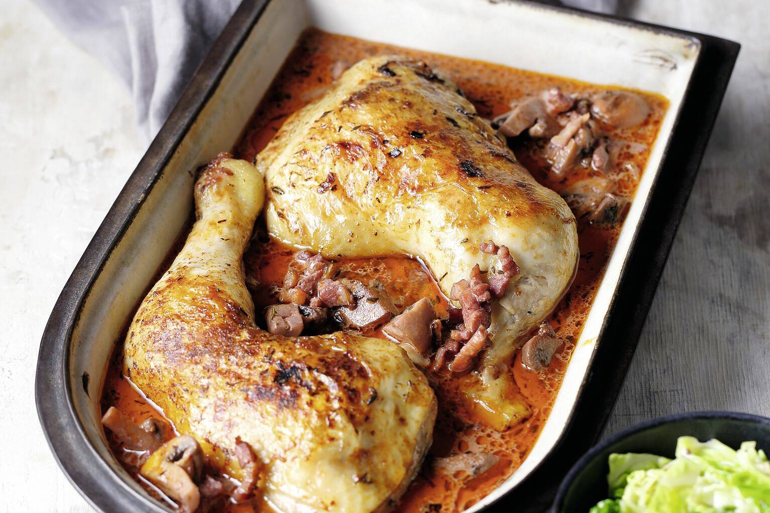 Keto Hähnchenschenkel in Specksauce mit Wirsing | Küchengötter Keto Hähnchenschenkel in Specksauce mit Wirsing | Küchengötter